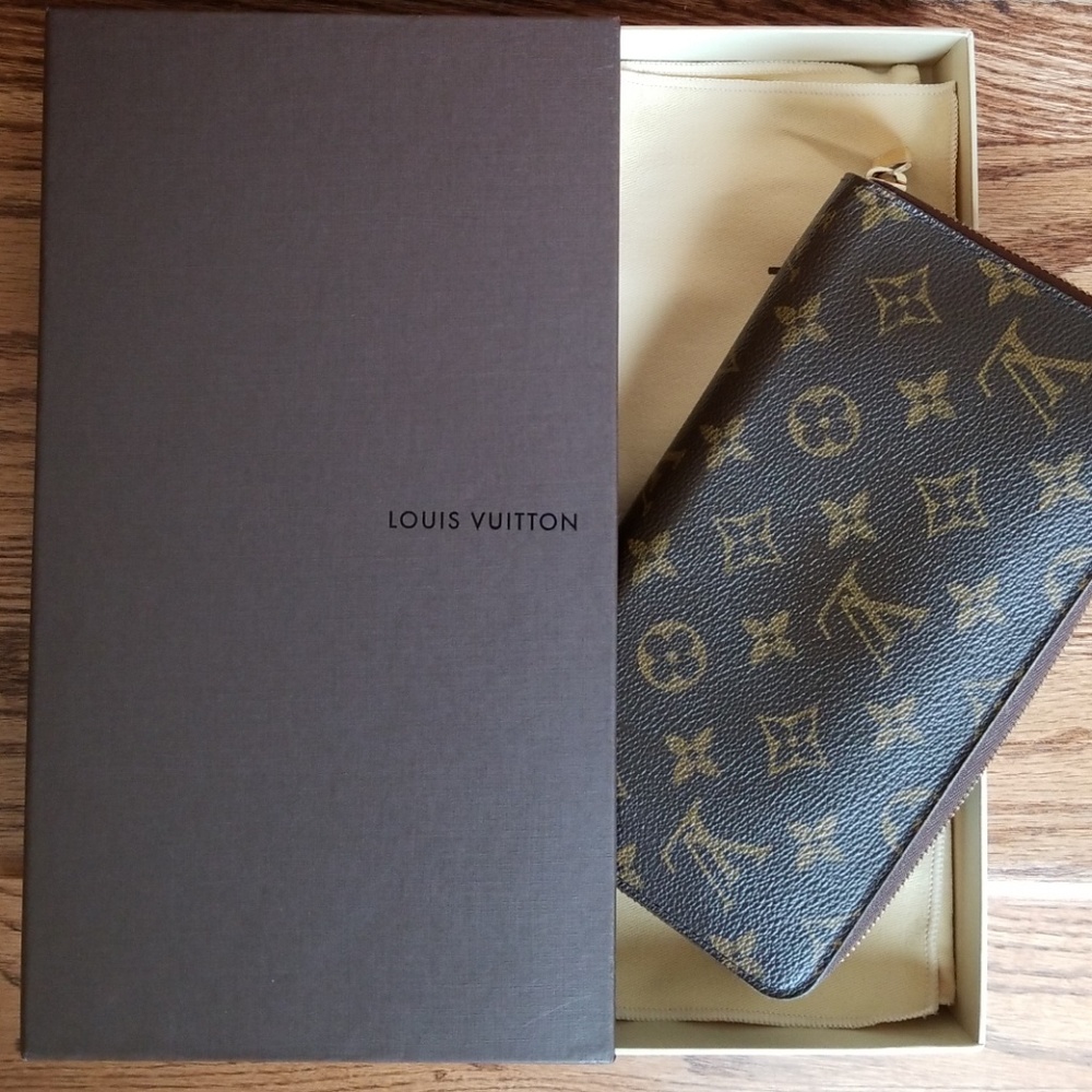 Louis Vuitton Zippy Organizer